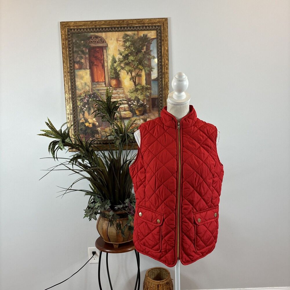St Johns Bay Women’s Medium red Quilted Zip‎ Up Vest Two Side Pockets High Neck